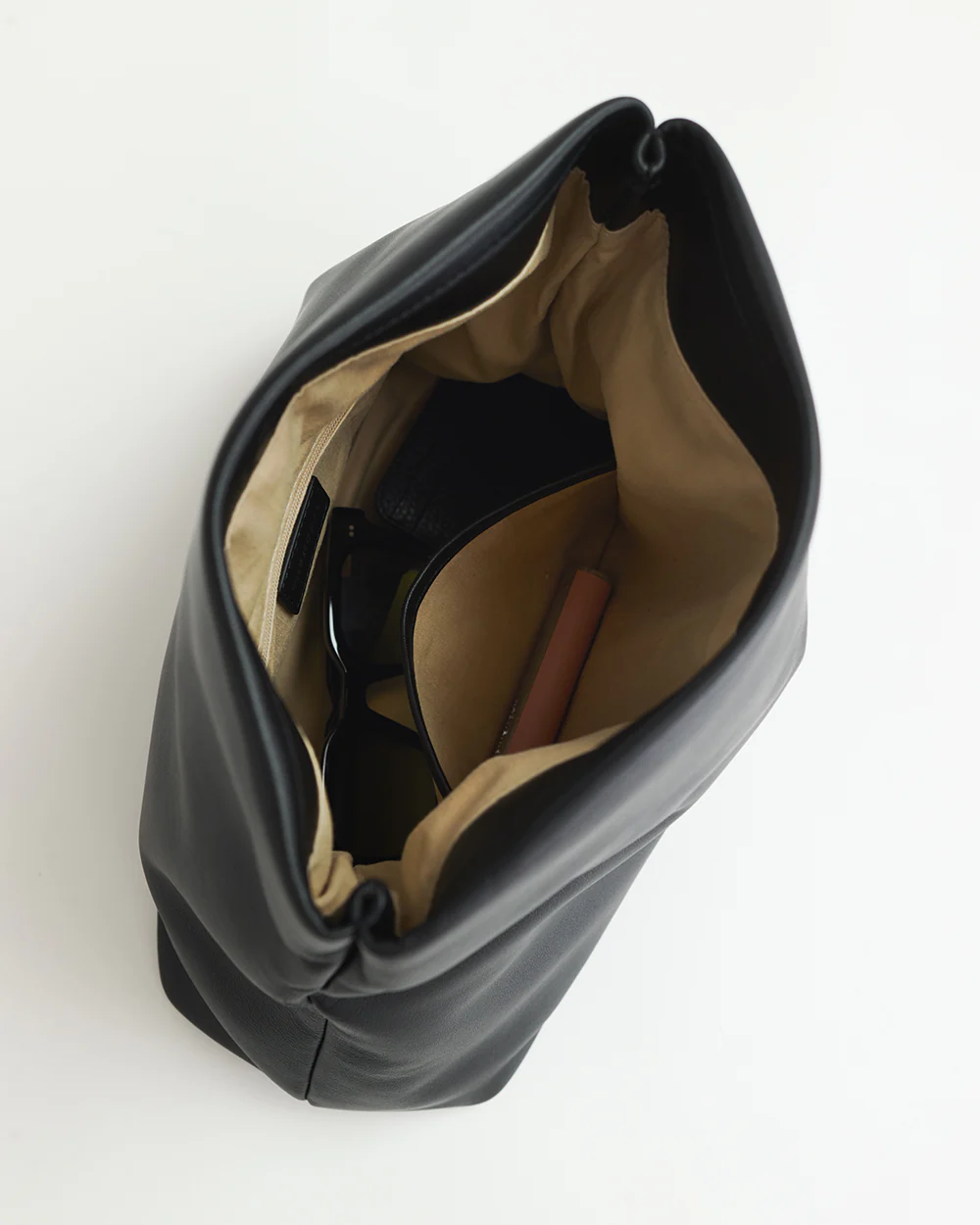 Benny Fold Clutch: Black - Image 7