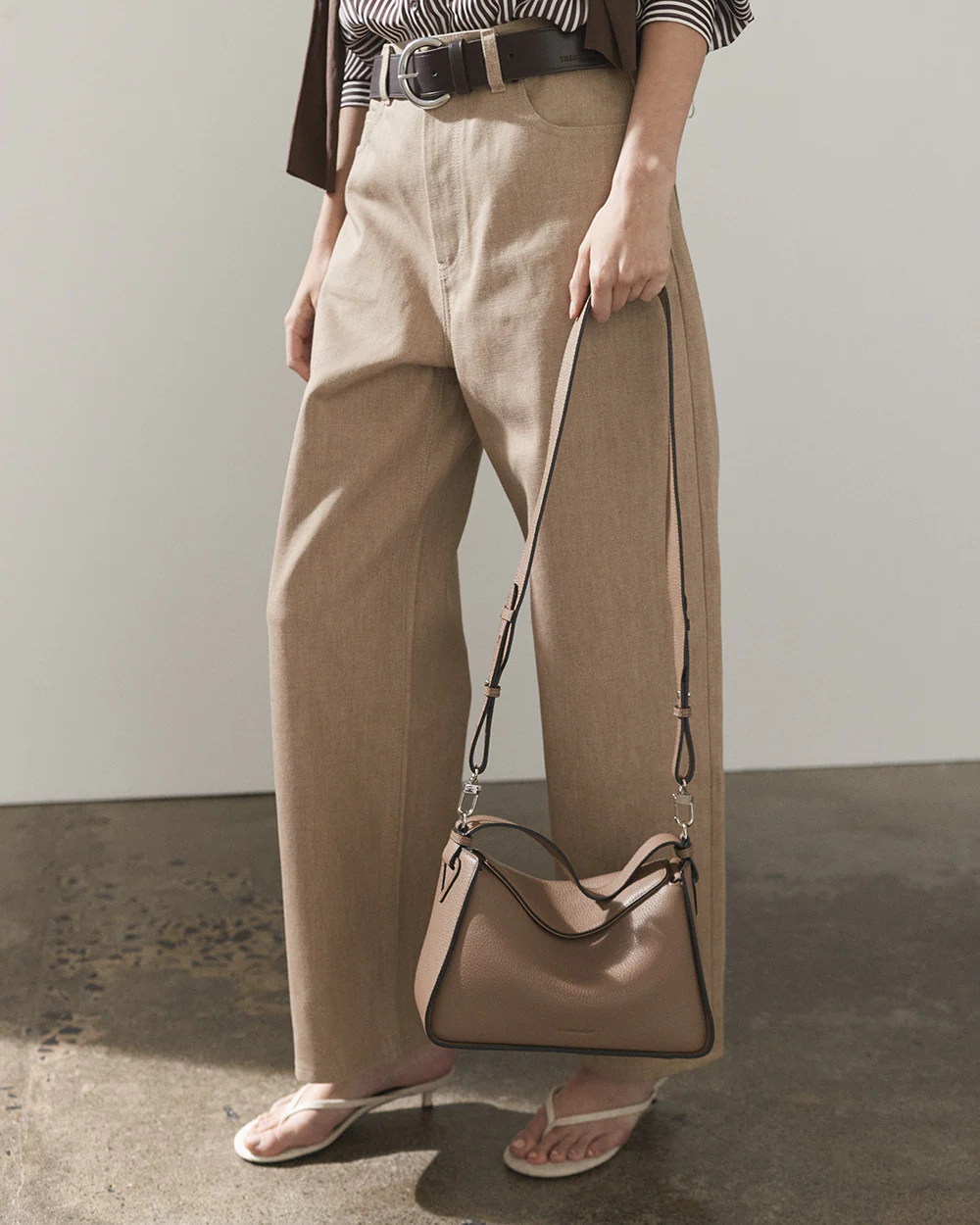 Clementine Bag: Taupe Pebbled Leather - Image 9